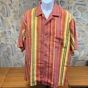 TOMMY BAHAMA 100% Silk Button Down Collared Short Sleeve Shirt